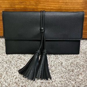 Lulu’s Black Clutch